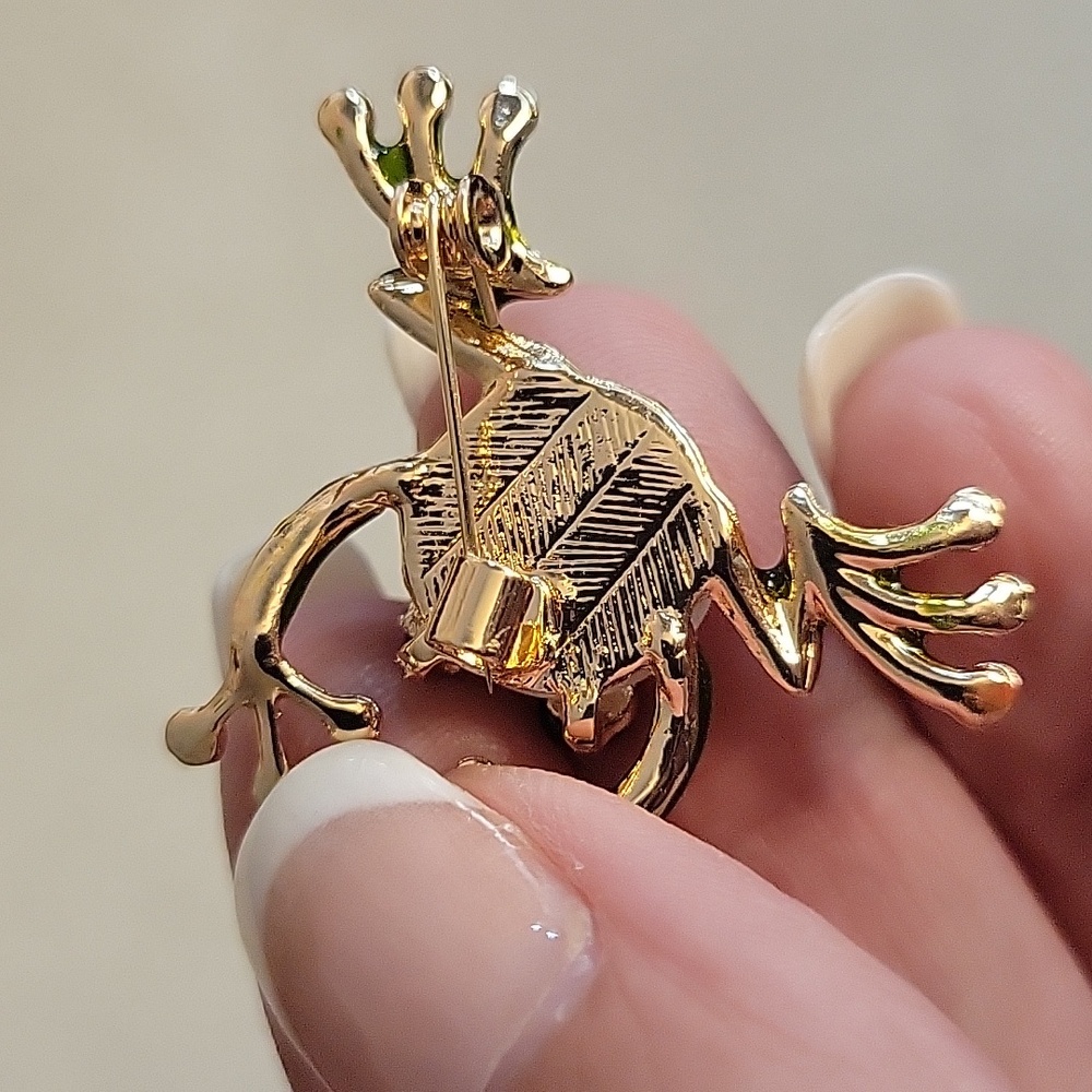 🔥LAST ONE🔥 Green and Gold Frog Brooch - Picture 3 of 4